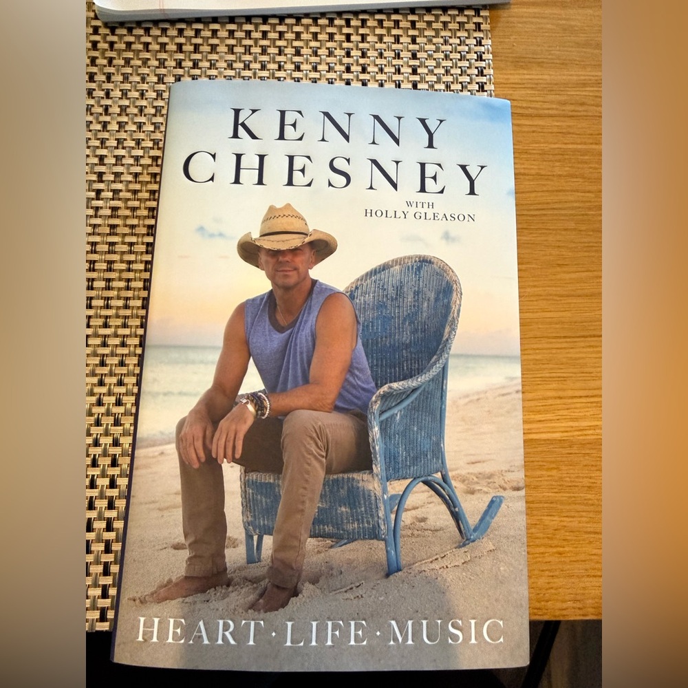 Kenny Chesney Limited Signed First Edition Book - Heart Life Music